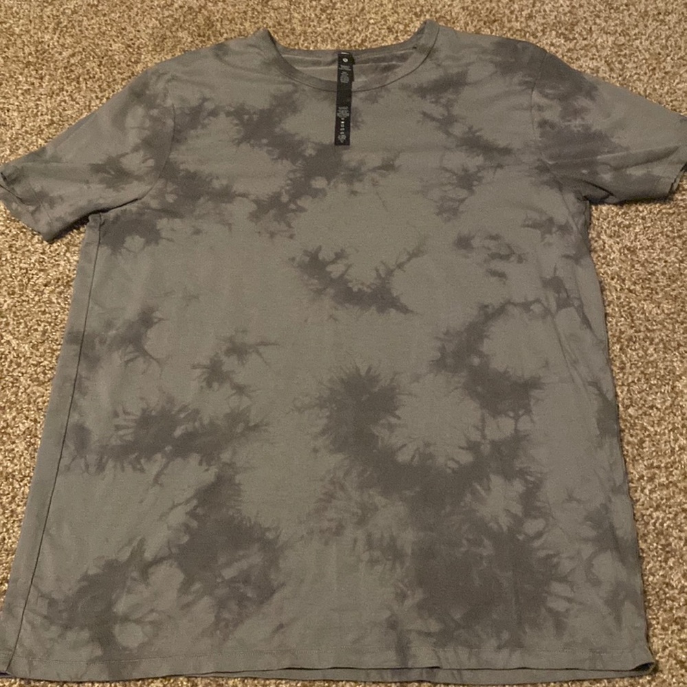 Men’s Lululemon Shirt